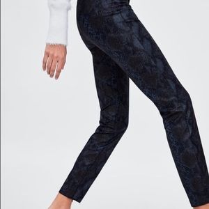 BLUE SNAKEPRINT LEGGINGS